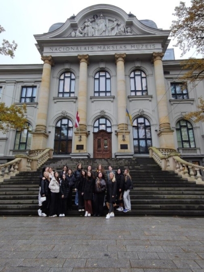 Studentu grupa pie LNMM 
