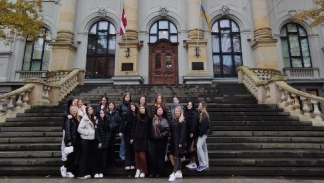 Studentu grupa pie LNMM 