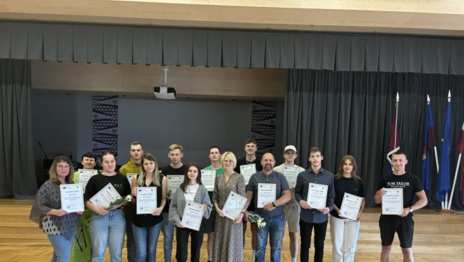 Studenti ar diplomiem Erasmus+ konferencē